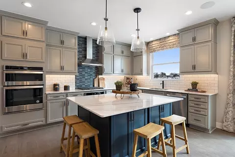 Kitchen - 16594 Beau Dr, Macomb, MI 48042 photo 4 of 9