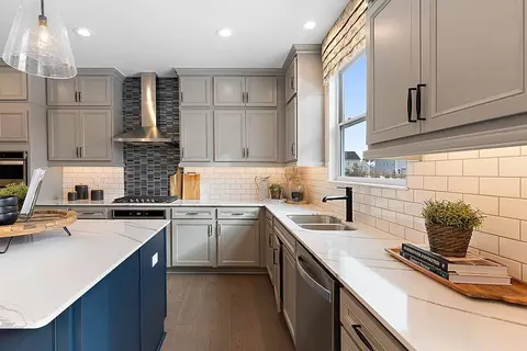 Kitchen - 16594 Beau Dr, Macomb, MI 48042 photo 5 of 9