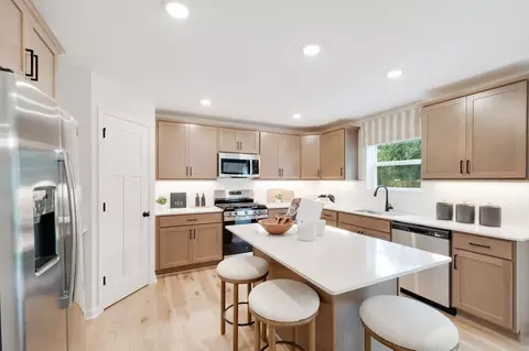 Kitchen - 11500 19th St NE, Saint Michael, MN 55376 photo 1 of 2