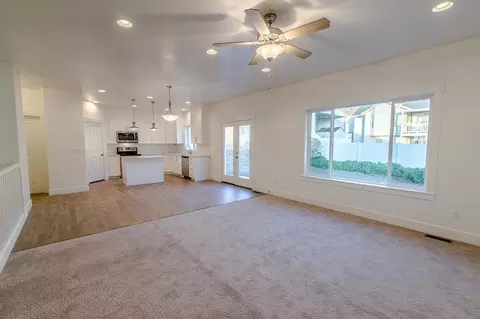 Living - 783 E 240 N, Tremonton, UT 84337 photo 4 of 5