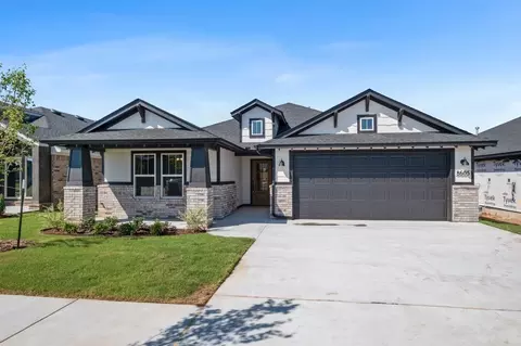 Exterior - 16140 Tall Grass Dr, Moore, OK 73170 photo 4 of 11