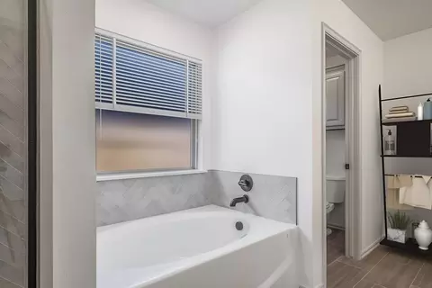 Bath - 16140 Tall Grass Dr, Moore, OK 73170 photo 3 of 5
