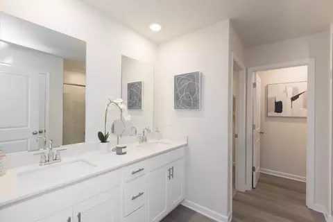 2751 Hawthorne Way, College Park, GA 30337