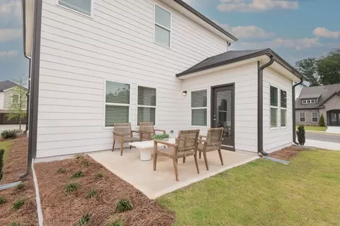 2751 Hawthorne Way, College Park, GA 30337