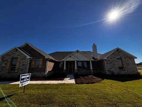 135 Big Sky Rd, Decatur, TX 76234