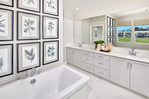 Bath - 5548 Dora Way, Oceanside, CA 92057 photo 1 of 6