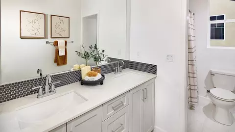 Bath - 5548 Dora Way, Oceanside, CA 92057 photo 4 of 6