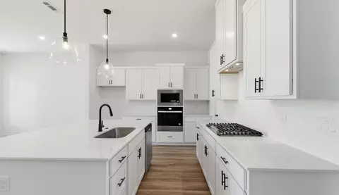Kitchen - 500 Renley St, Springdale, AR 72762 photo 2 of 2