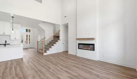 Living - 500 Renley St, Springdale, AR 72762 photo 2 of 4