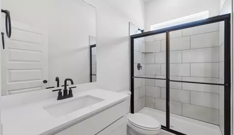 Bath - 500 Renley St, Springdale, AR 72762 photo 3 of 4