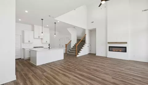 Living - 500 Renley St, Springdale, AR 72762 photo 4 of 4