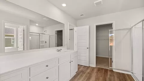 Bath - 467 Tate St, Monroe, GA 30655 photo 3 of 3