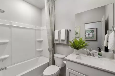 Bath - 903 N 200 E, Santaquin, UT 84655 photo 4 of 5