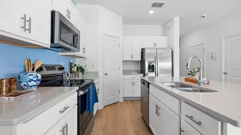 Kitchen - 10829 Eclipse St, Sarasota, FL 34241 photo 13 of 13