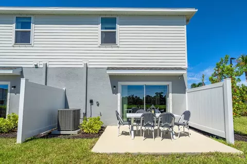 Exterior - 10829 Eclipse St, Sarasota, FL 34241 photo 14 of 18