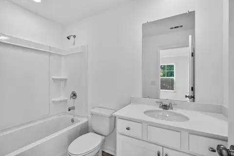 Bath - 100 Epperly Way, Tucker, GA 30084 photo 4 of 13