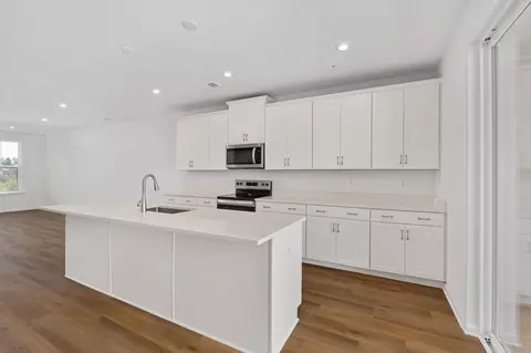 Kitchen - 20868 Murry Falls Ter, Ashburn, VA 20147 photo 1 of 5