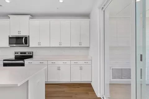 Kitchen - 20868 Murry Falls Ter, Ashburn, VA 20147 photo 3 of 5