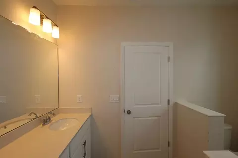 Bath - 1361 Hyde St, Saint Cloud, FL 34771 photo 1 of 3