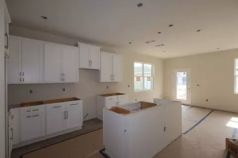 Kitchen - 1361 Hyde St, Saint Cloud, FL 34771 photo 4 of 6