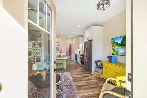 Entry Way - 7 Willow Way, Ottawa, IL 61350 photo 2 of 2