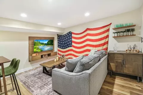 Living - 7 Willow Way, Ottawa, IL 61350 photo 3 of 3