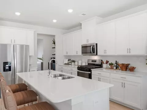 Kitchen - 117 Kerwin Ct, Greer, SC 29651 photo 4 of 5