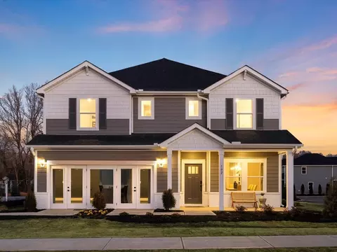 512 Hadlow St, Greer, SC 29651