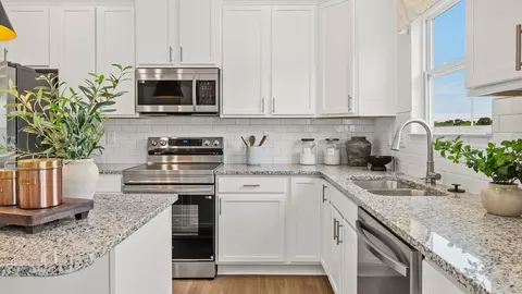 5626 Village Channel Dr, Canal Winchester, OH 43110