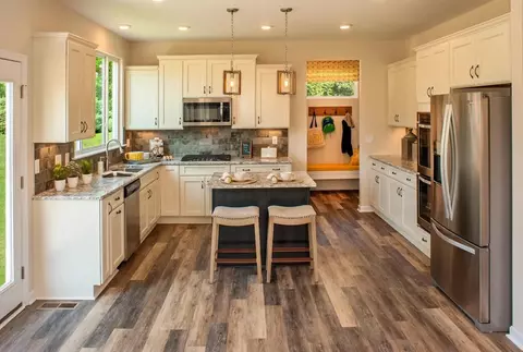 Kitchen - 998 Traemore Pl, Union, KY 41091 photo 3 of 5