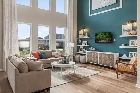 Living - 998 Traemore Pl, Union, KY 41091 photo 1 of 5