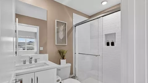 Bath - 500 Park Drive Unit #220, Carson, CA 90745 photo 2 of 5