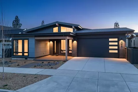 Exterior - 62660 NW Skyline Ranch Rd, Bend, OR 97703 photo 7 of 19