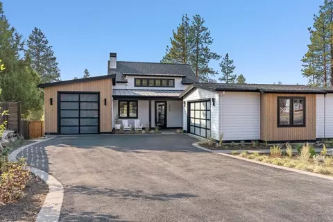 Exterior - 62660 NW Skyline Ranch Rd, Bend, OR 97703 photo 17 of 19