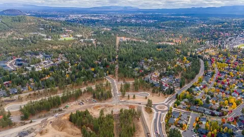 View/Area - 2619 NW Waymaker Ct, Bend, OR 97703 photo 4 of 6