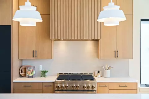 Kitchen - 62660 NW Skyline Ranch Rd, Bend, OR 97703 photo 8 of 10