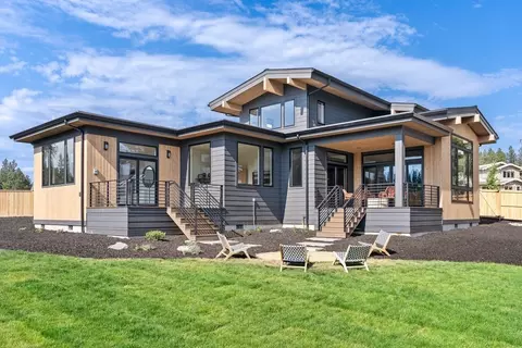 Exterior - 62660 NW Skyline Ranch Rd, Bend, OR 97703 photo 10 of 19