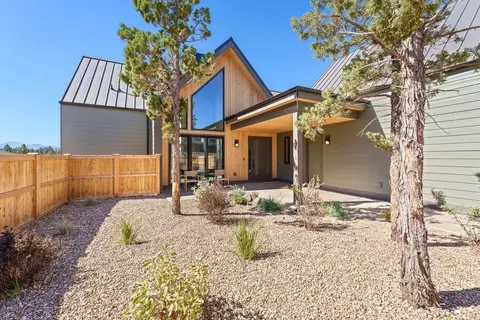 Exterior - 62660 NW Skyline Ranch Rd, Bend, OR 97703 photo 11 of 19