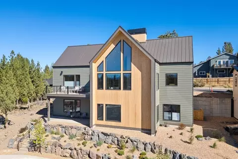 Exterior - 62660 NW Skyline Ranch Rd, Bend, OR 97703 photo 8 of 19