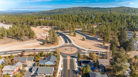 View/Area - 2619 NW Waymaker Ct, Bend, OR 97703 photo 2 of 6