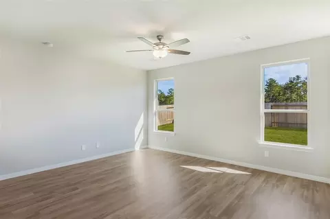 Living - 129 Toftrees Dr, Cleburne, TX 76031 photo 4 of 7