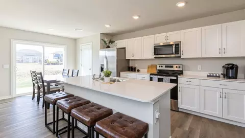 2232 SE Morningdew Dr, West Des Moines, IA 50265