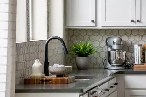 Kitchen - 916 E Harrier St, Eagle Mountain, UT 84005 photo 2 of 10