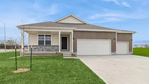 4708 173rd St, Urbandale, IA 50323
