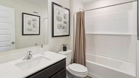 Bath - 13511 S Mesa Dr, Plainfield, IL 60585 photo 4 of 8