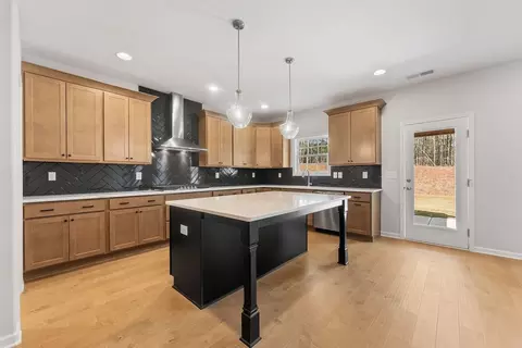 Kitchen - 432 Lakeview Way, Lagrange, GA 30241 photo 4 of 6