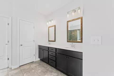 Entry Way - 432 Lakeview Way, Lagrange, GA 30241 photo 3 of 4