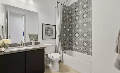 Bath - 200 N Eagle Point Rd, Van Alstyne, TX 75495 photo 3 of 3