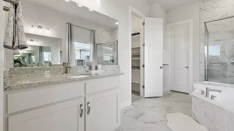 Bath - 200 N Eagle Point Rd, Van Alstyne, TX 75495 photo 5 of 7