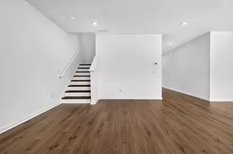 Living - 191 Hal Ct, Winder, GA 30680 photo 2 of 6